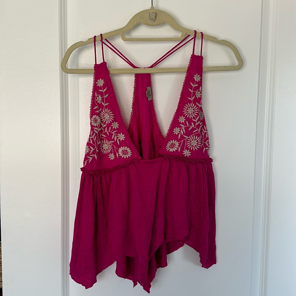 Pink embroidered Ecote tank